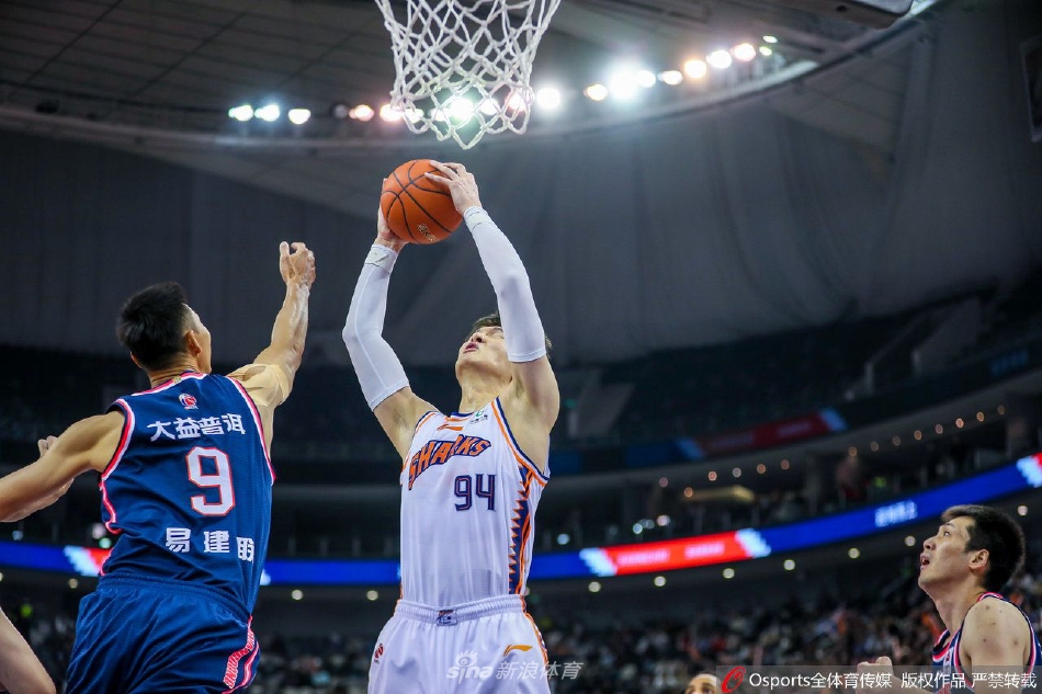 [CBA]上海101-108不敌广东 胡明轩20分徐杰15+6